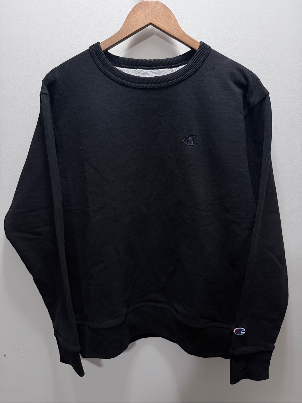 Champion Men's Black Crewneck Sweatshirt Size M (27x22)